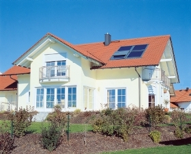 Haus mit Dachfenster