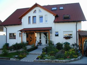 Haus mit Vordach